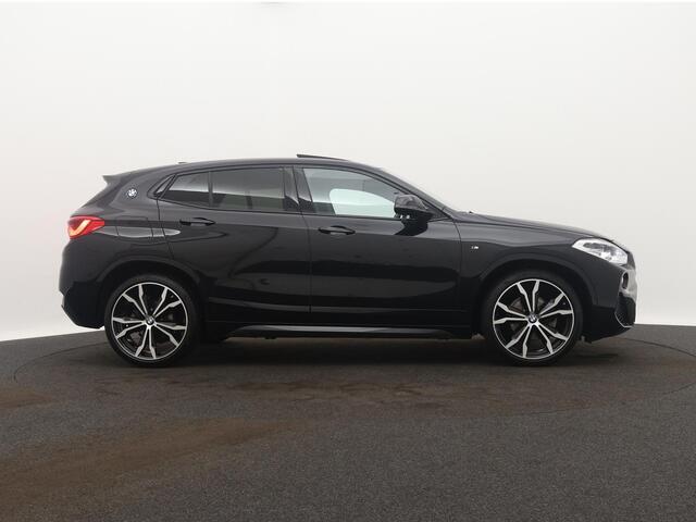 BMW X2 sDrive18i Executive Edition | Panorama | Performance Stoelen | 19 '' |