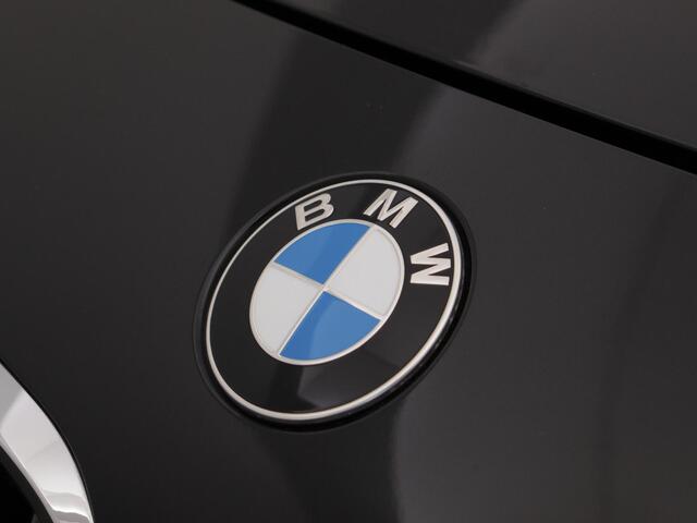 BMW X2 sDrive18i Executive Edition | Panorama | Performance Stoelen | 19 '' |