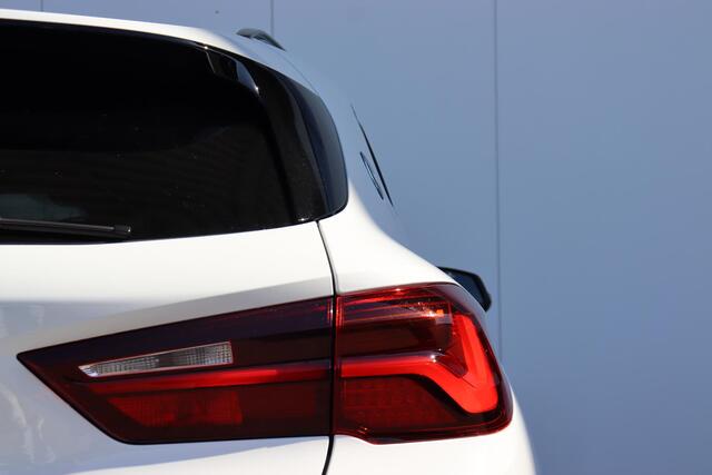 BMW X2 xDrive25e M Sportpakket/ Stuurverwarming/ Comfort Access/ Achteruitrijcamera/ Sportstoelen/ Stoelverwarming