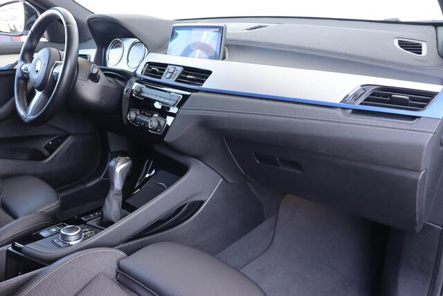 BMW X2 xDrive25e M Sportpakket/ Stuurverwarming/ Comfort Access/ Achteruitrijcamera/ Sportstoelen/ Stoelverwarming