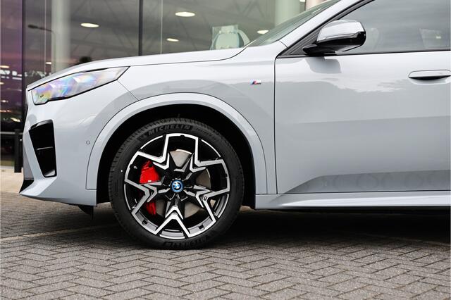 BMW X2 iX2 eDrive20 High Executive M Sport / Panoramadak / Trekhaak / M Sportstoelen / Head-Up Display / Memory / Harman Kardon / Comfort Access / 20" LMV