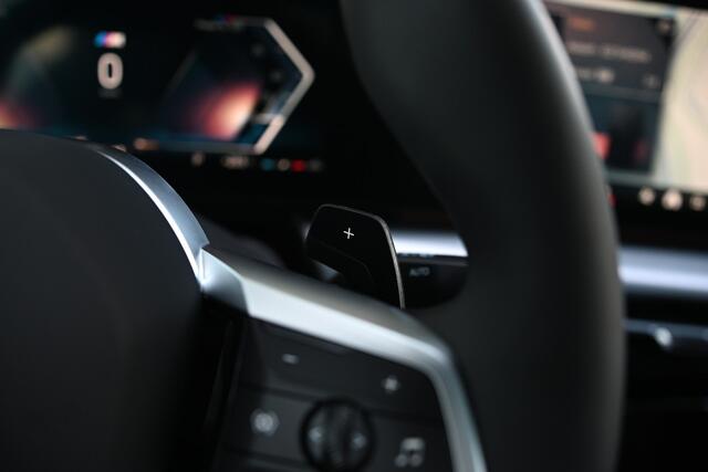 BMW X2 sDrive20i High Executive M Sport Automaat / Panoramadak / Trekhaak / Sportstoelen / M Adaptief onderstel / Comfort Access / Adaptieve LED / Parking Assistant Plus / Head-Up