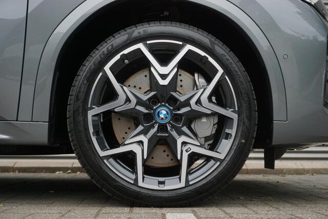 BMW X2 iX2 eDrive20 M Sportpakket Pro | Comfort Pack | Glazen panoramadak | Parking Assistant Plus | Harman-Kardon sound system