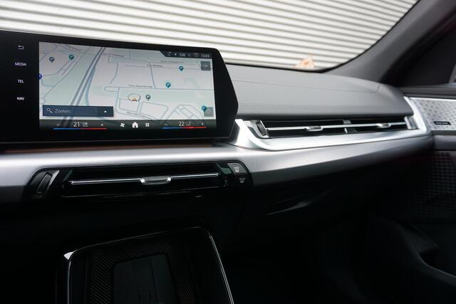 BMW X2 iX2 eDrive20 M Sportpakket Pro | Comfort Pack | Glazen panoramadak | Parking Assistant Plus | Harman-Kardon sound system