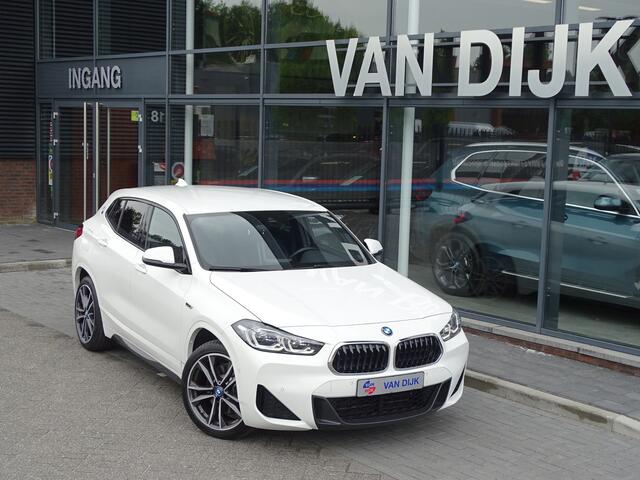BMW X2 xDrive25e Exe. M-Sportpakket Sportstoelen Ada. LED Navigatie Extra-Getintglas Park-Ass. 19''LM Velgen