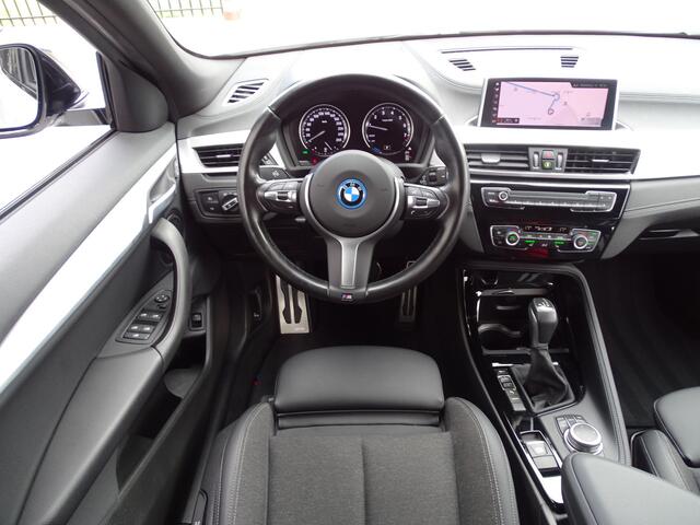 BMW X2 xDrive25e Exe. M-Sportpakket Sportstoelen Ada. LED Navigatie Extra-Getintglas Park-Ass. 19''LM Velgen