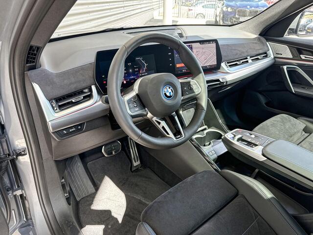 BMW X2 iX2 xDrive30 M Sportpakket Pro / Comfort Pack / Premium Pack / 20 Inch