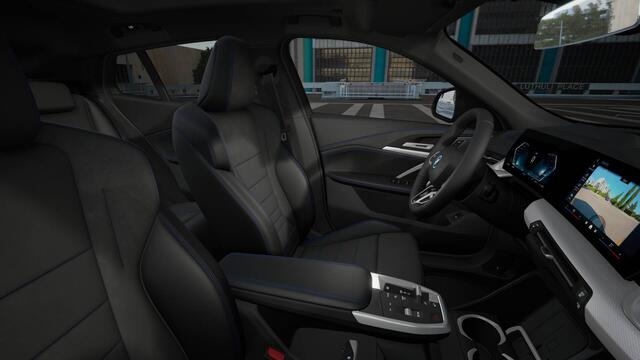 BMW X2 iX2 eDrive20 High Executive M Sport / Panoramadak / Trekhaak / Sportstoelen / M Adaptief onderstel / Adaptieve LED / Parking Assistant Plus / Head-Up / Stuurverwarming