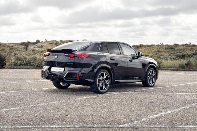 BMW X2 iX2 xDrive30 67 kWh | M Sport | Harman Kardon | Glazen Panoramadak | Stoelverwarming | Trekhaak |