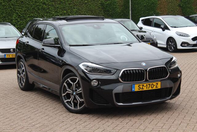 BMW X2 sDrive20i High Exe. M Sport / Panoramadak / Camera / Leder / 19'' / Harman Kardon / Navigatie / Stoelverwarming / Cruise Control