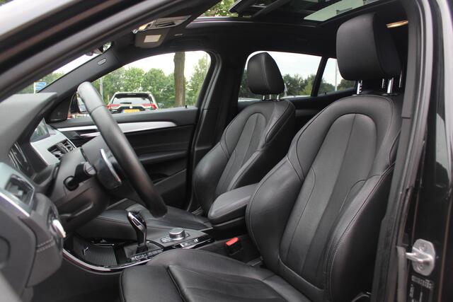 BMW X2 sDrive20i High Exe. M Sport / Panoramadak / Camera / Leder / 19'' / Harman Kardon / Navigatie / Stoelverwarming / Cruise Control