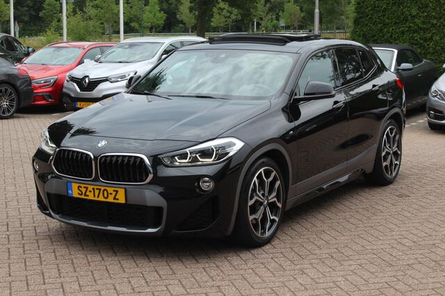 BMW X2 sDrive20i High Exe. M Sport / Panoramadak / Camera / Leder / 19'' / Harman Kardon / Navigatie / Stoelverwarming / Cruise Control