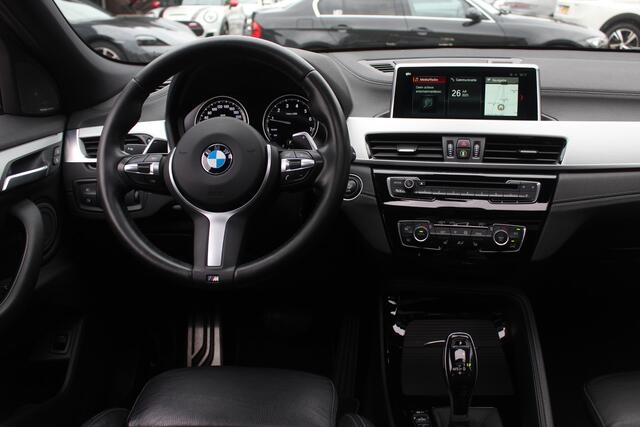 BMW X2 sDrive20i High Exe. M Sport / Panoramadak / Camera / Leder / 19'' / Harman Kardon / Navigatie / Stoelverwarming / Cruise Control