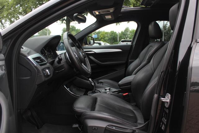 BMW X2 sDrive20i High Exe. M Sport / Panoramadak / Camera / Leder / 19'' / Harman Kardon / Navigatie / Stoelverwarming / Cruise Control