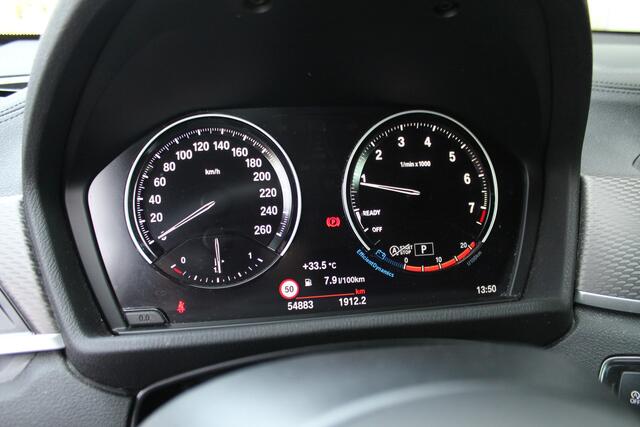 BMW X2 sDrive20i Automaat / Sportstoelen / Adaptieve LED / M Sportonderstel / Park Assistant / Stoelverwarming