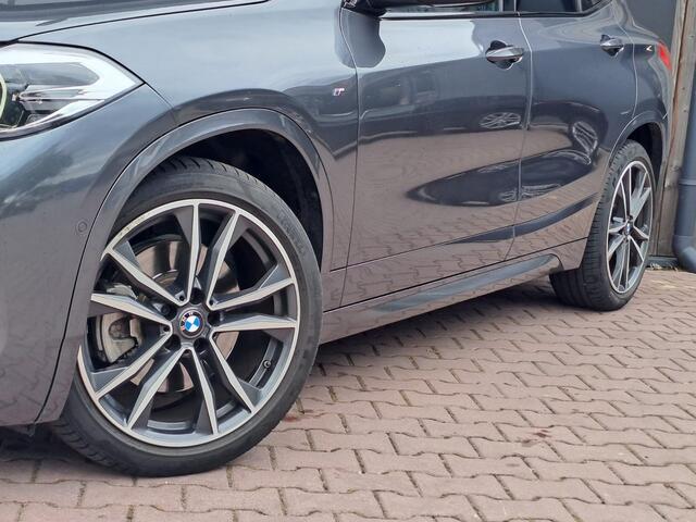 BMW X2 sDrive20i High Executive M Sport 192PK | Pano | Trekhaak | LED | Stoelverwarming | ACC | Vol |