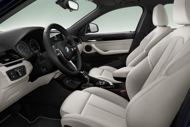 BMW X2 sDrive20i High Executive / M Sportpakket / Panoramadak / Achteruitrijcamera