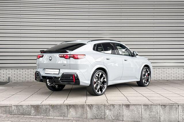 BMW X2 sDrive20i M Sportpakket Pro / Innovation Pack / Comfort Pack / Panoramadak / Trekhaak