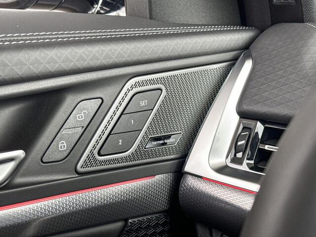 BMW X2 sDrive20i M Sportpakket Pro / Innovation Pack / Comfort Pack / Panoramadak / Trekhaak