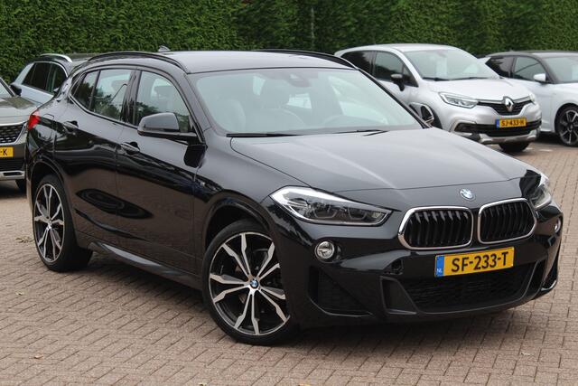 BMW X2 sDrive20i High Exe. M Sport / Camera / Leder / Head-up / 20'' / Navi. Proff / Stoelverwarming / DAB