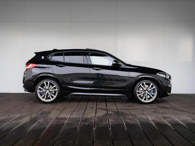 BMW X2 M35i M-Sportpakket | Glazen panoramadak | 20 inch | Stoelverwarming | Head-Up Display | Harman Kardon | M sportstoelen