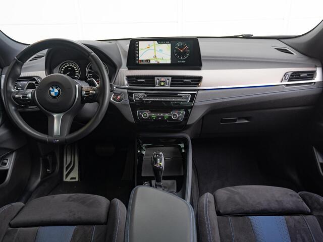 BMW X2 M35i M-Sportpakket | Glazen panoramadak | 20 inch | Stoelverwarming | Head-Up Display | Harman Kardon | M sportstoelen
