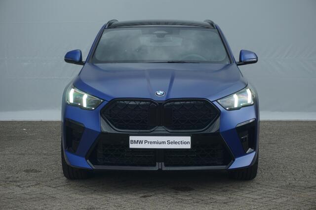 BMW X2 sDrive20i 20'' / Panoramadak / Elektrisch verstelbare stoelen / Harman Kardon / Trekhaak