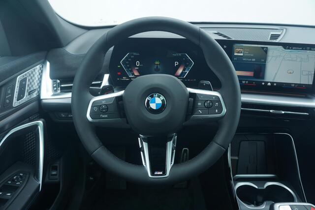 BMW X2 sDrive20i 20'' / Panoramadak / Elektrisch verstelbare stoelen / Harman Kardon / Trekhaak