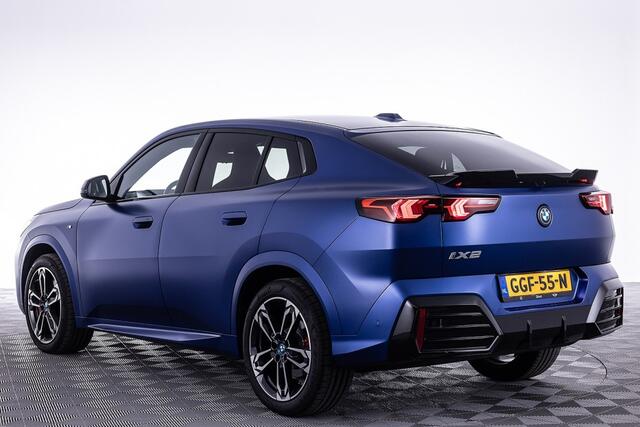 BMW X2 iX2 eDrive20 67 kWh M-Sport | Head-Up | harman/kardon **Dinsdag 30 SEPT. GESLOTEN IVM TEAMBUILDING-DAG**