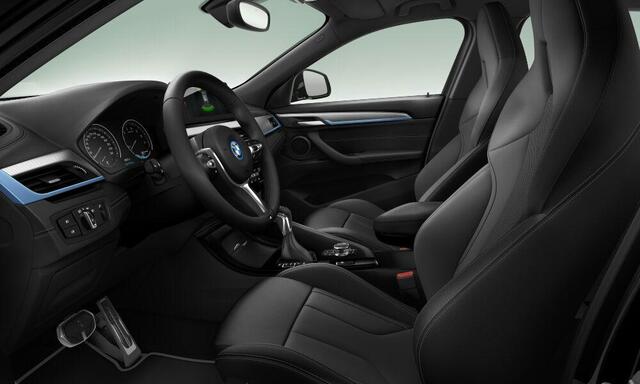 BMW X2 xDrive25e High Executive M Sport - Panoramadak - Elektrisch verstelbare/verwarmde stoelen - Getinte ruiten - Cruise control - Head up - Park Assistant - Comfort Access - Achteruitrijcamera - PDC voor/achter -