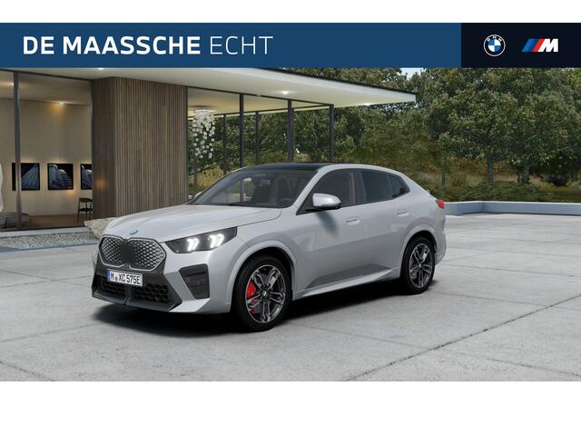BMW X2 iX2 eDrive20 High Executive M Sport / Panoramadak / Trekhaak / Sportstoelen / Adaptieve LED / Comfort Access / Head-Up / Parking Assistant Plus / M Adaptief onderstel