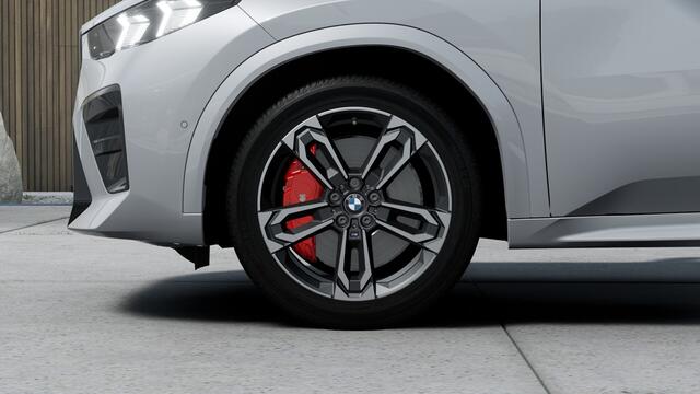 BMW X2 iX2 eDrive20 High Executive M Sport / Panoramadak / Trekhaak / Sportstoelen / Adaptieve LED / Comfort Access / Head-Up / Parking Assistant Plus / M Adaptief onderstel