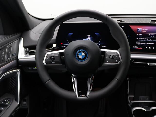 BMW X2 iX2 eDrive20 M Sport Edition | M Sportpakket Pro | Innovation Pack | Comfort Pack | M Adaptief onderstel | Panoramadak | Elektrisch Verstelbare Sportstoelen | Head-Up Display | Harman Kardon | 19''