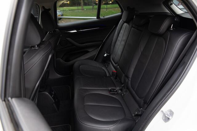 BMW X2 sDrive20i , Head-up display, Stoelverwarming,