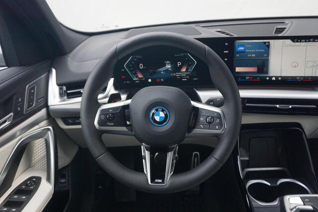 BMW X2 iX2 eDrive20 M Sport Edition 20'' / Harman Kardon / Head-Up Display / Elektrisch Verstelbare Stoelen