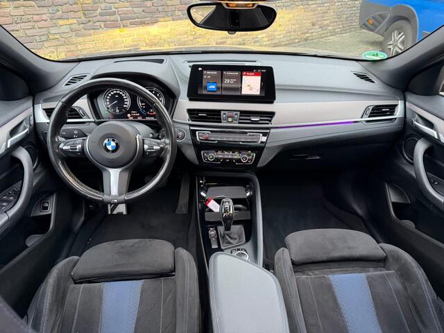 BMW X2 SDRIVE18I M-Sport Schaalstoelen Trekhaak Head Up