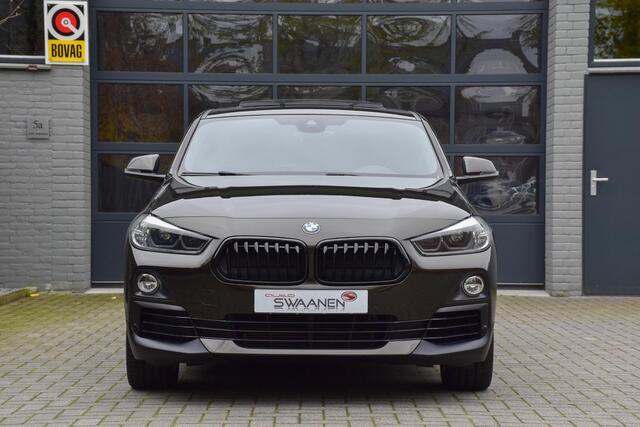 BMW X2 sDrive20i High Executive | Panoramadak