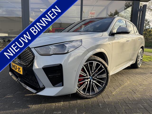 BMW X2 iX2 eDrive20 67 kWh M-Sport Panoramadak / Lederen bekleding