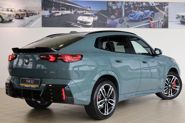 BMW X2 sDrive20i M Sportpakket Pro | Panoramadak | Head-Up | Harman Kardon | Adaptieve Cruise Control | 360 Camera | Stoel & Stuurwielverwarming | Dodehoekdetectie | Adaptieve LED | Trekhaak