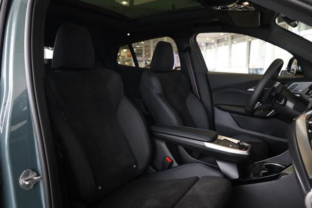 BMW X2 sDrive20i M Sportpakket Pro | Panoramadak | Head-Up | Harman Kardon | Adaptieve Cruise Control | 360 Camera | Stoel & Stuurwielverwarming | Dodehoekdetectie | Adaptieve LED | Trekhaak