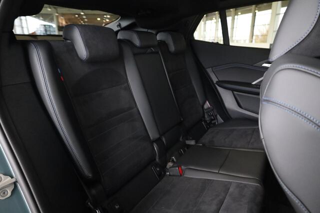 BMW X2 sDrive20i M Sportpakket Pro | Panoramadak | Head-Up | Harman Kardon | Adaptieve Cruise Control | 360 Camera | Stoel & Stuurwielverwarming | Dodehoekdetectie | Adaptieve LED | Trekhaak