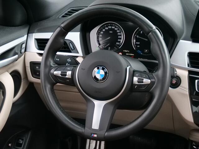 BMW X2 xDrive25e High Executive 220 Pk Automaat Navigatie / M-pakket / Leer / Schuifdak / Camera / DAB