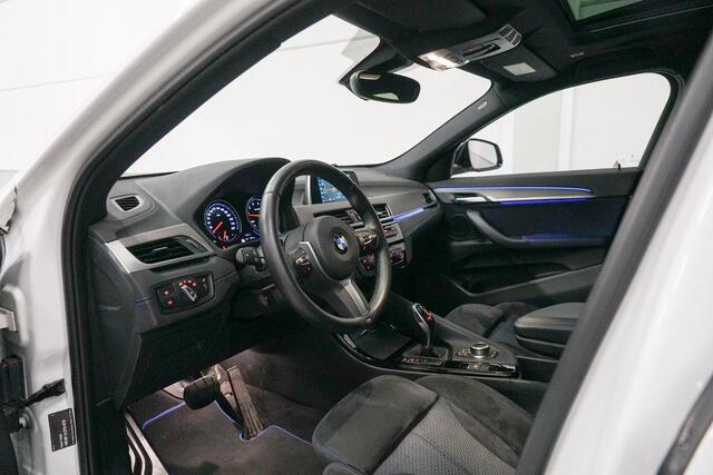 BMW X2 sDrive20i M-Sport | Panoramadak | Trekhaak | Camera | Stoelverwarming