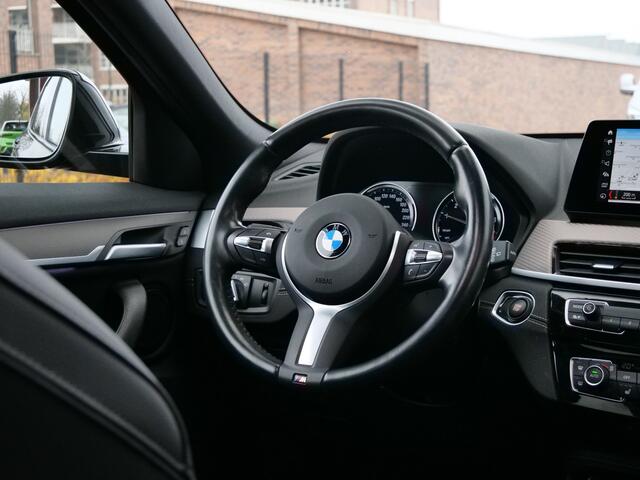 BMW X2 xDrive25e High Executive 220 Pk Automaat Navigatie / DAB / Camera / Leer / Schuifdak / M-pakket