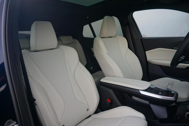 BMW X2 sDrive20i M Sportpakket Pro 20'' / Panoramadak / Head-Up Display / Harman Kardon / Trekhaak