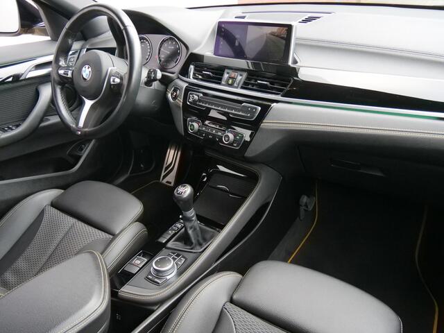 BMW X2 sDrive18i High Executive Edition 141 Pk Navigatie / Camera / M-pakket / DAB / Apple Carplay