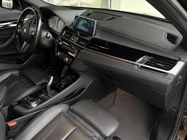 BMW X2 sDrive20i M SPORT | LEDER | PANORAMA | STOELVERWARMING | 18 INCH LM VELGEN |