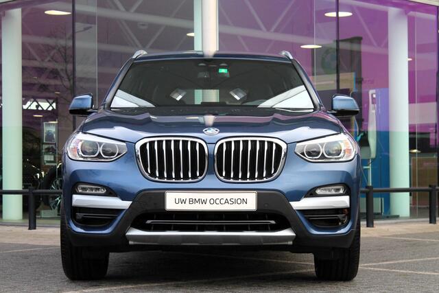 BMW X3 xDrive20i Executive xLine Automaat / Sportstoelen / LED / Parking Assistant / Navigatie Professional