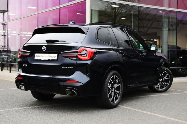 BMW X3 xDrive30e High Executive M Sport Automaat / BMW M 50 Jahre / Trekhaak / Sportstoelen / LED / Live Cockpit Professional / Parking Assistant / Stoelverwarming