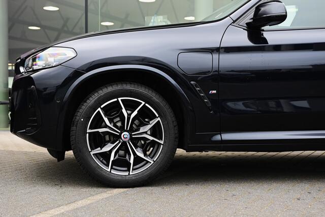 BMW X3 xDrive30e High Executive M Sport Automaat / BMW M 50 Jahre / Trekhaak / Sportstoelen / LED / Live Cockpit Professional / Parking Assistant / Stoelverwarming